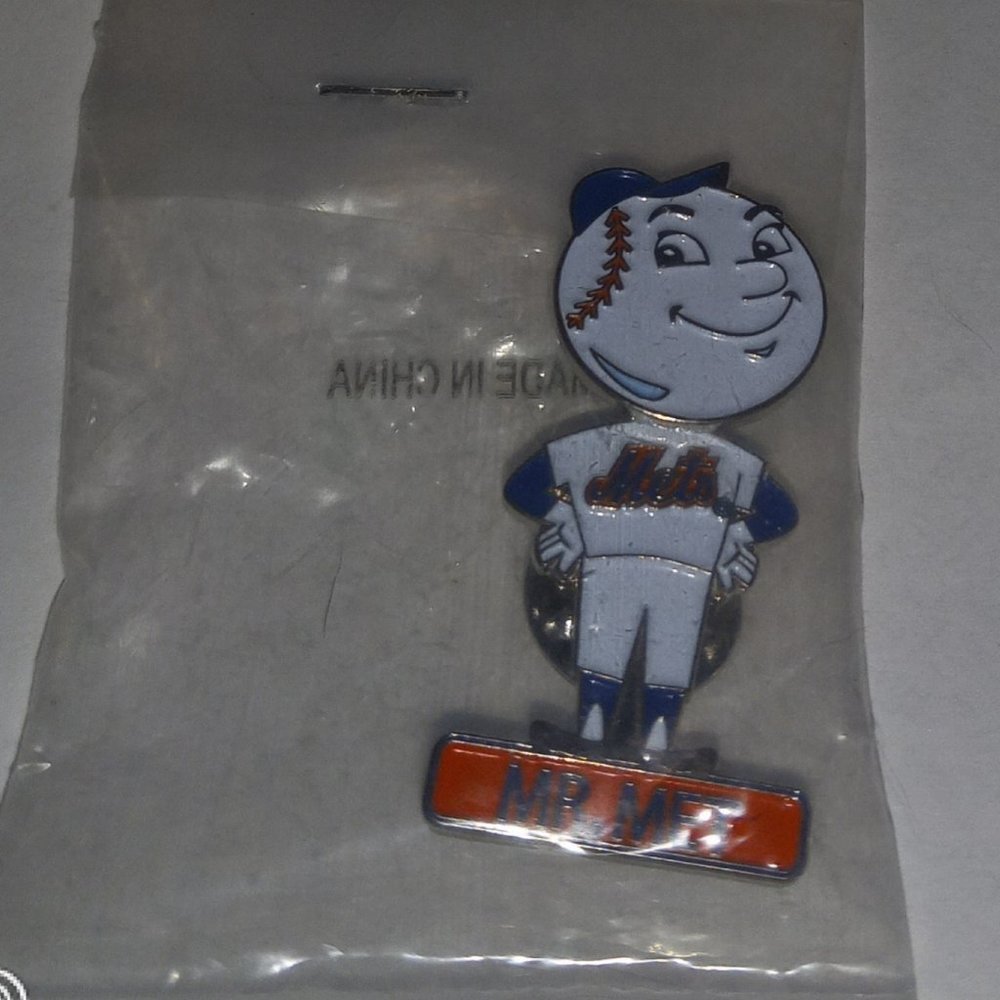 Mr met pin